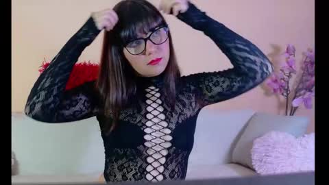 Snapshot of itsvandix chatting on 11/19/25, 08:42 Vandi online show from 11/19/25, 08:42