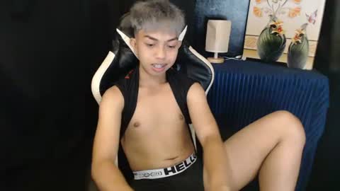Snapshot of itsyourcummerboy_xx chatting on 06/12/26, 06:40 Kyle online show from 06/12/26, 06:40