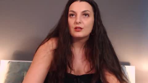 Snapshot of itsyourlady chatting on 10/19/25, 11:00 Melissa Khaan online show from 10/19/25, 11:00