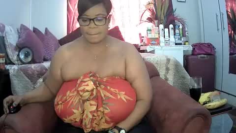 itumeleng74 online show from 12/29/24, 01:49