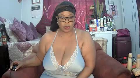 itumeleng74 online show from 01/11/25, 11:23
