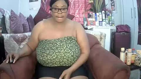 itumeleng74 online show from 01/13/25, 04:41