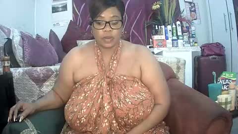 itumeleng74 online show from 01/14/25, 08:37