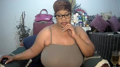 itumeleng74 online show from 01/20/25, 09:46