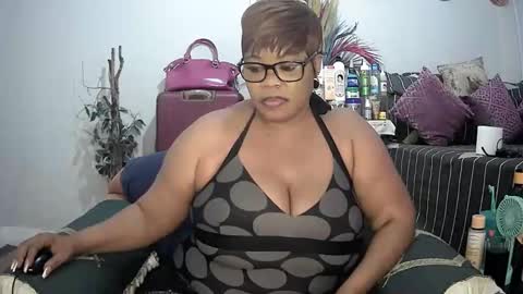 itumeleng74 online show from 01/21/25, 11:13