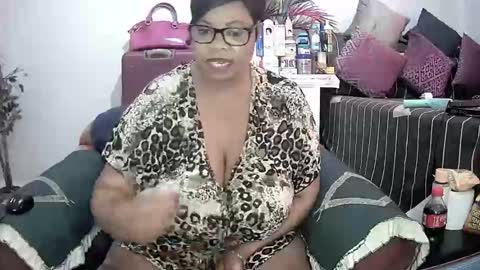 itumeleng74 online show from 02/02/25, 03:07