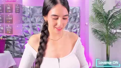 Itzel  online show from 05/06/26, 03:17