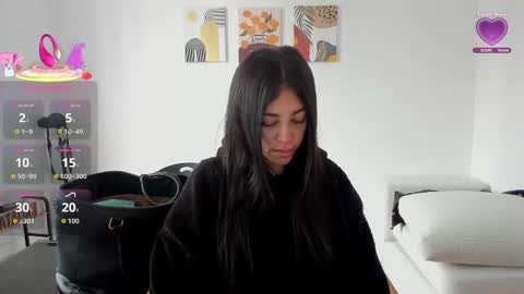 Itziar  online show from 11/03/25, 01:12