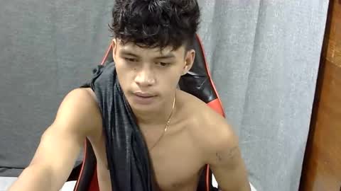 Snapshot of itzme_john chatting on 04/22/26, 12:57 itzme_john online show from 04/22/26, 12:57