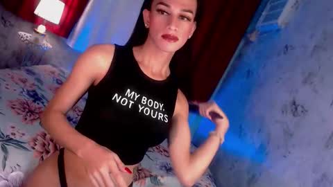 Snapshot of ivana_summers69x chatting on 01/14/26, 09:59 I V A N A The woman who lives in the province. online show from 01/14/26, 09:59