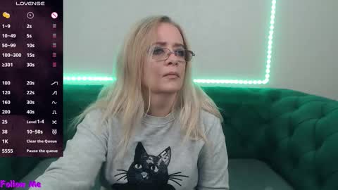 ivanacharm online show from 10/05/25, 03:38