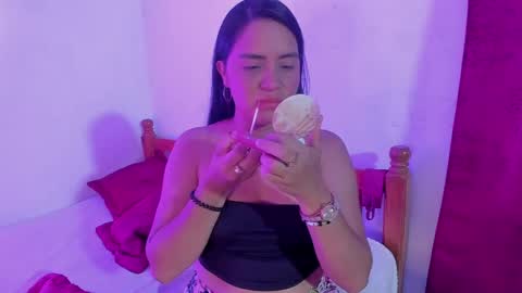 ivannaa18 online show from 05/25/26, 02:06