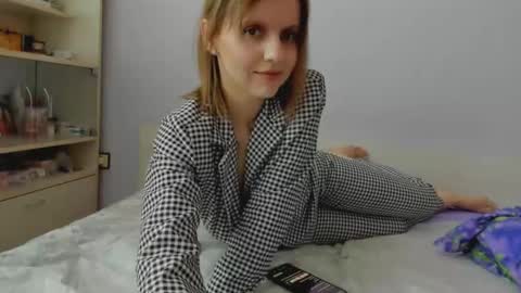 Iveta online show from 03/10/25, 07:42