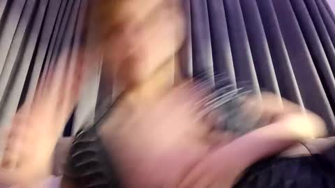 Snapshot of iveto69 chatting on 11/26/25, 01:17 Iveta online show from 11/26/25, 01:17