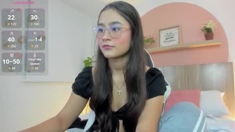 Snapshot of ivette_swan chatting on 03/25/26, 08:04 I V E T T E online show from 03/25/26, 08:04