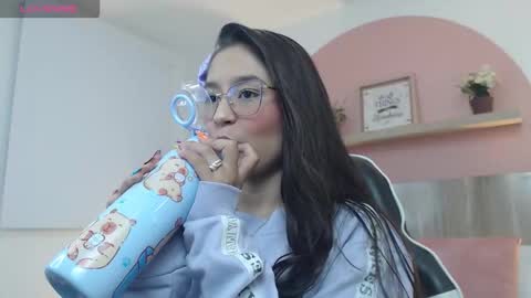 Snapshot of ivette_swan chatting on 03/28/26, 02:33 I V E T T E online show from 03/28/26, 02:33