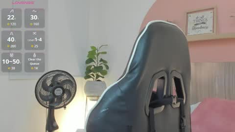 Snapshot of ivette_swan chatting on 04/09/26, 07:41 I V E T T E online show from 04/09/26, 07:41