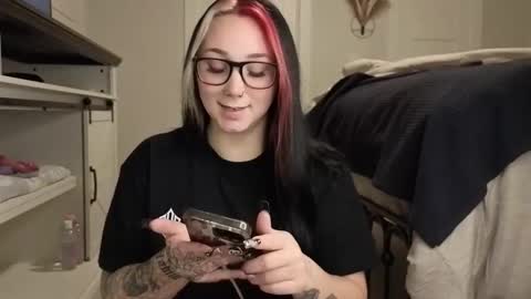 ivey jade online show from 10/28/25, 04:05