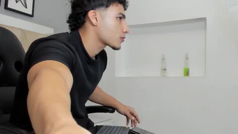 Ivo Beischel online show from 10/22/25, 04:13