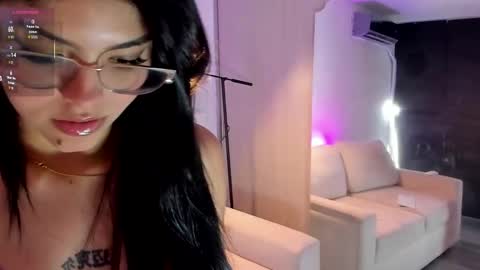 Ivon online show from 09/17/25, 02:46