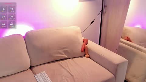 Ivon online show from 09/23/25, 02:25