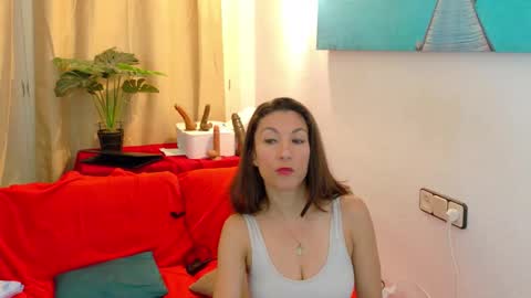 Snapshot of ivonne_hilton chatting on 03/19/26, 09:46 Ivonne online show from 03/19/26, 09:46