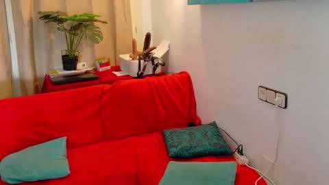 Snapshot of ivonne_hilton chatting on 06/05/26, 09:37 Ivonne online show from 06/05/26, 09:37