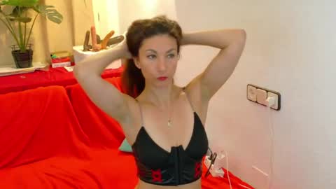 Ivonne online show from 07/06/26, 07:49