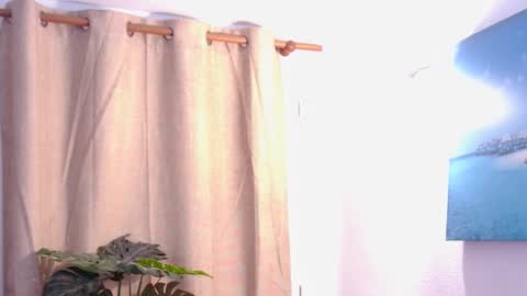 Snapshot of ivonneanddom chatting on 03/20/26, 10:42 ivonneanddom online show from 03/20/26, 10:42
