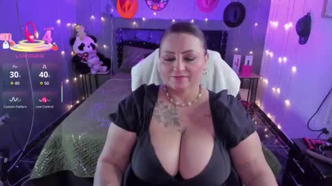 Snapshot of ivonnee17_ chatting on 01/17/26, 02:38 Ivonne online show from 01/17/26, 02:38