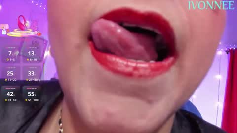 Snapshot of ivonnee17_ chatting on 02/15/26, 11:41 Ivonne online show from 02/15/26, 11:41