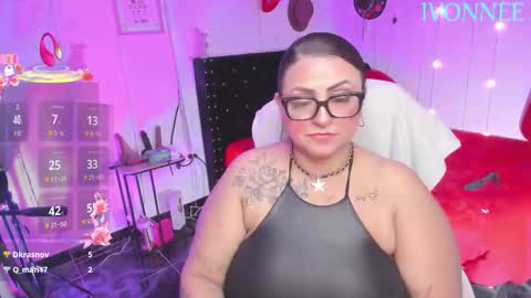 Snapshot of ivonnee17_ chatting on 03/11/26, 03:23 Ivonne online show from 03/11/26, 03:23