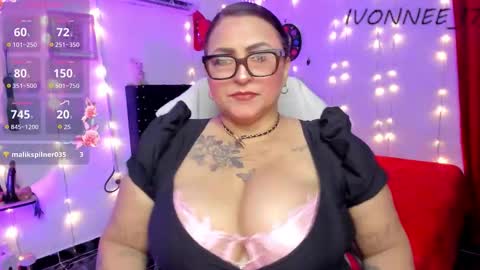 Snapshot of ivonnee17_ chatting on 03/20/26, 05:23 Ivonne online show from 03/20/26, 05:23