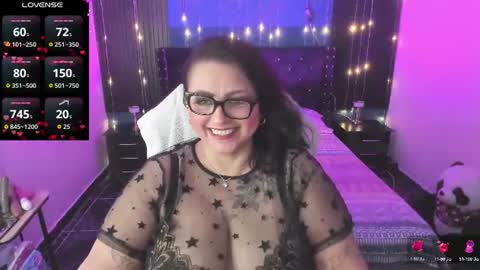 Snapshot of ivonnee17_ chatting on 06/23/26, 02:09 Ivonne online show from 06/23/26, 02:09