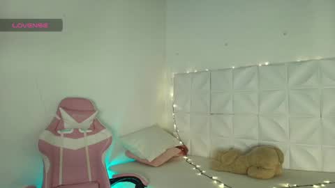 Snapshot of ivonnygoldie chatting on 04/22/26, 12:39 Ivonny online show from 04/22/26, 12:39