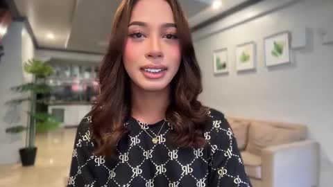 kirstenelsie online show from 10/17/25, 01:31