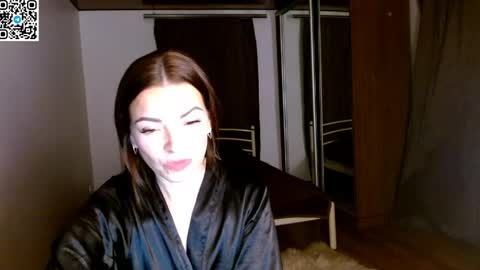 Snapshot of ivorymuse chatting on 04/16/26, 09:39 Lana online show from 04/16/26, 09:39