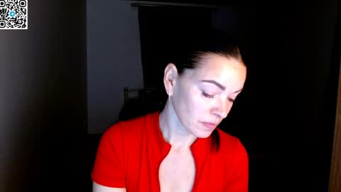 Snapshot of ivorymuse chatting on 04/28/26, 08:14 Lana online show from 04/28/26, 08:14
