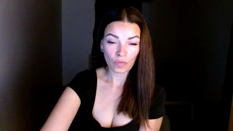 Snapshot of ivorymuse chatting on 05/13/26, 09:44 Lana online show from 05/13/26, 09:44