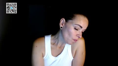 Snapshot of ivorymuse chatting on 06/12/26, 08:52 Lana online show from 06/12/26, 08:52