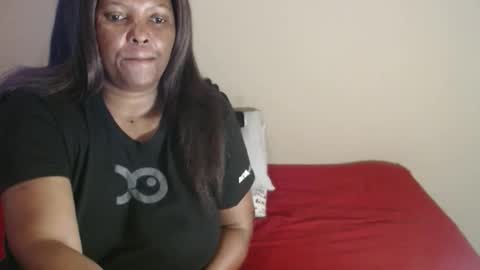 Snapshot of ivorytits48 chatting on 11/08/25, 06:24 IVORYTITS48 online show from 11/08/25, 06:24