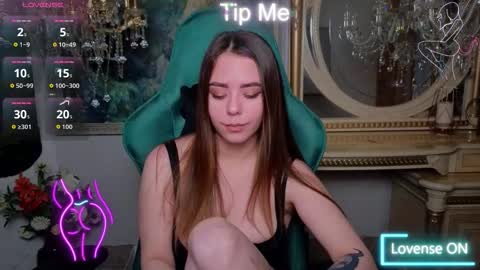 ivorywood_ online show from 10/04/25, 08:56