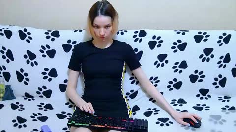 Snapshot of ivy__lester chatting on 05/02/26, 05:56 Ivy and Lester online show from 05/02/26, 05:56