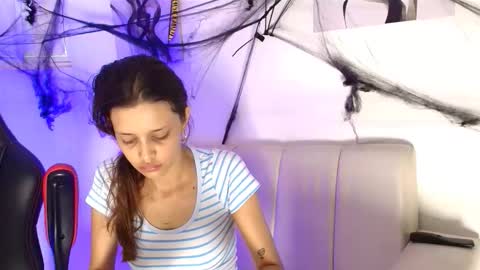 ivy_and_joseph online show from 10/26/25, 08:37