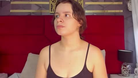 Ivy and Molly online show from 09/14/25, 08:30