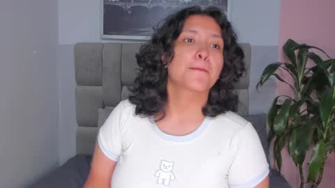 Ivy and Molly online show from 09/17/25, 08:54