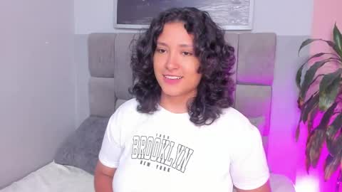 Ivy and Molly online show from 09/23/25, 08:01