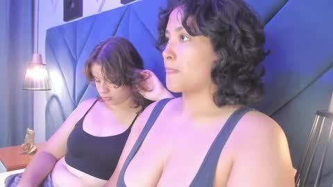 Ivy and Molly online show from 11/02/25, 08:22