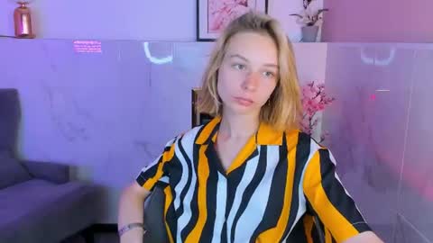 Snapshot of ivy_blare chatting on 06/19/26, 01:59 ivy_blare online show from 06/19/26, 01:59