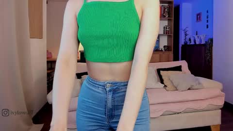 Ivy  online show from 09/23/25, 03:20